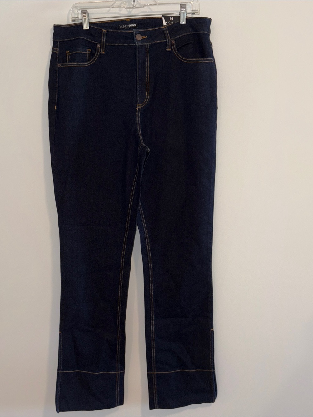 NWT Women’s Fashion Nova Dark Blue Straight Leg Jeans Size: 14